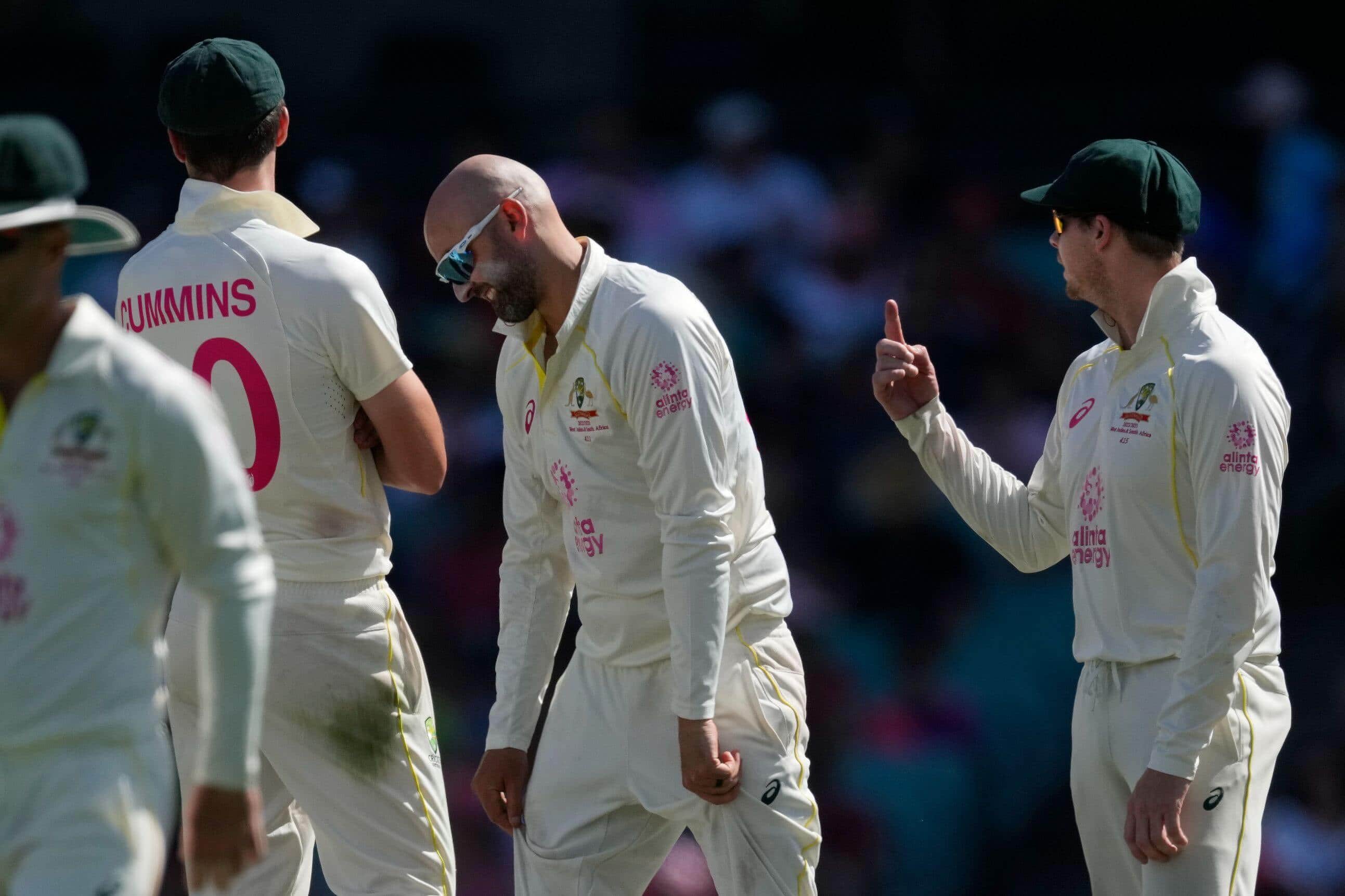 "One bad session for him..", Dinesh Karthik names Australia's trump card for IND Tests